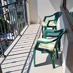 Apartment Lazur By The Sea