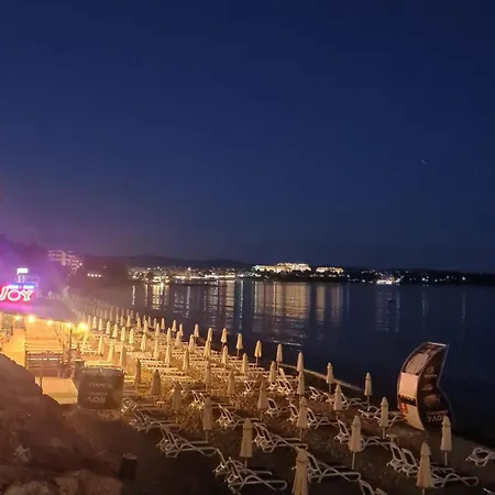 Apartment Lazur By The Sea Rawda
