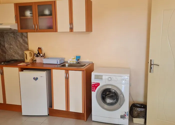 Apartment Lazur By The Sea Rawda